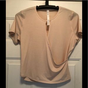Lululemon short sleeve shirt